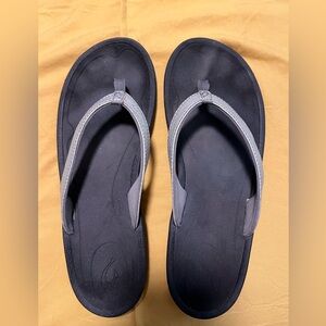 Olukai ladies flip flops